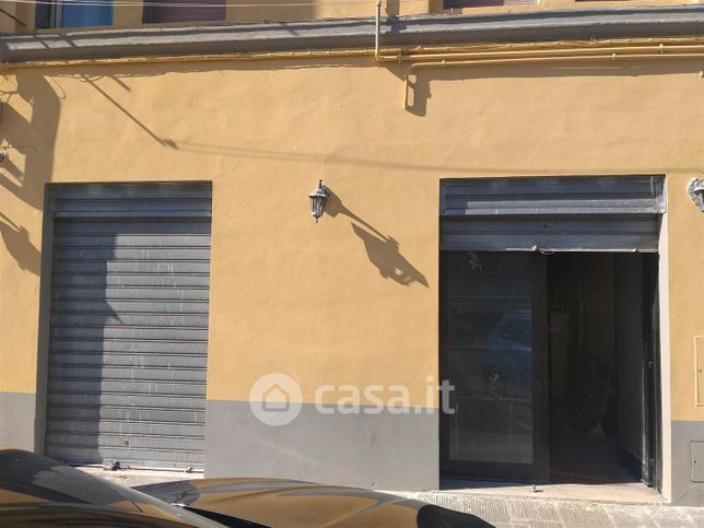 Capannone in commerciale in 