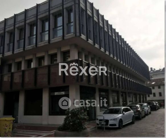 Ufficio in commerciale in Piazza A.Moro 33