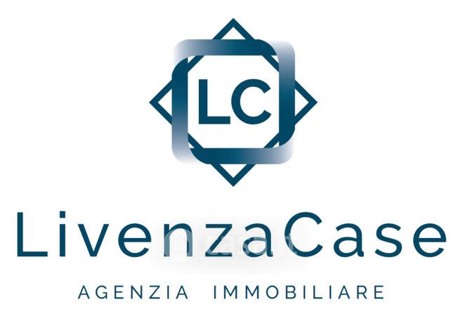 Ufficio in commerciale in 