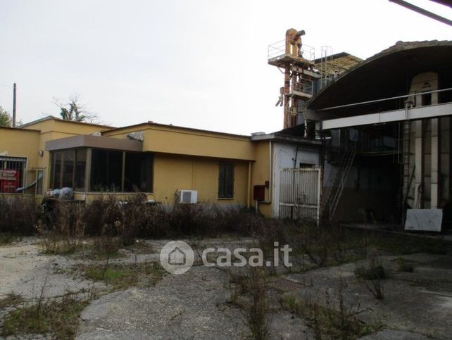 Capannone in commerciale in Via Ponte Nuovo