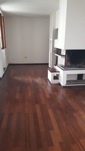 Appartamento in residenziale in Via Mezzalancia 4