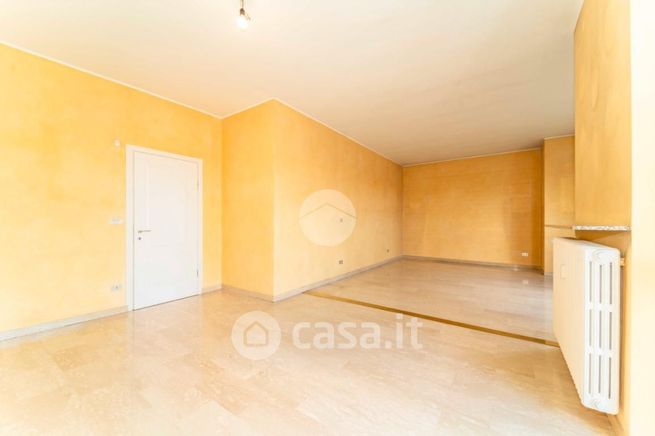 Appartamento in residenziale in Via Bardonecchia 19