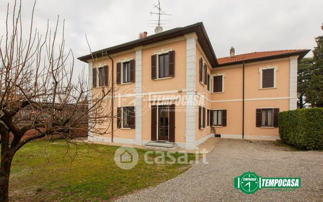 Villa in residenziale in Via Carroccio 1