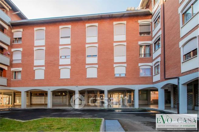 Ufficio in commerciale in Piazza Italia