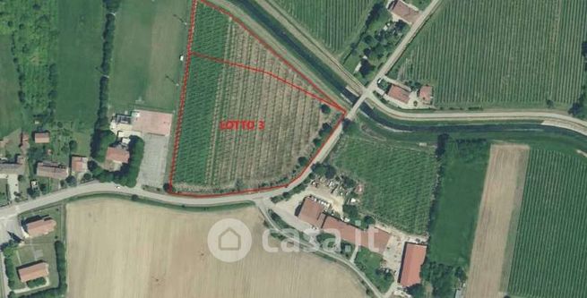 Terreno agricolo in commerciale in Via Cesare Battisti
