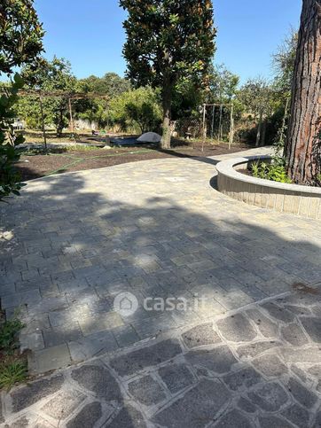 Casa bi/trifamiliare in residenziale in Viale Grazia Fiorita 56