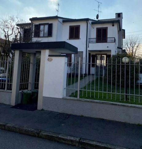 Villetta a schiera in residenziale in Via Alfredo Catalani 39