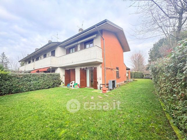 Villa in residenziale in Via Giovanni Pascoli 19