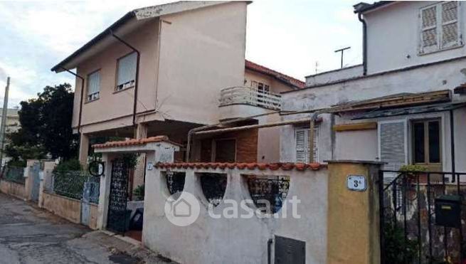 Villetta a schiera in residenziale in Via Falzarego 3
