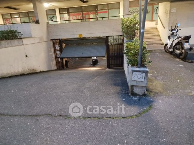 Box/posto auto in residenziale in Viale degli Eroi di Cefalonia 201