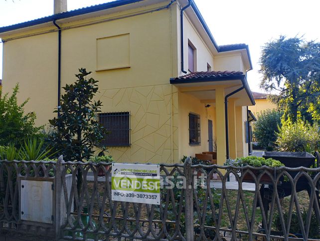 Villa in residenziale in
