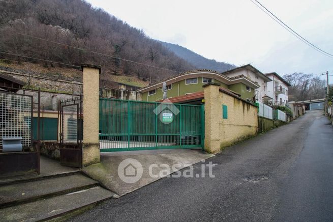 Garage/posto auto in residenziale in Via Zanaboni