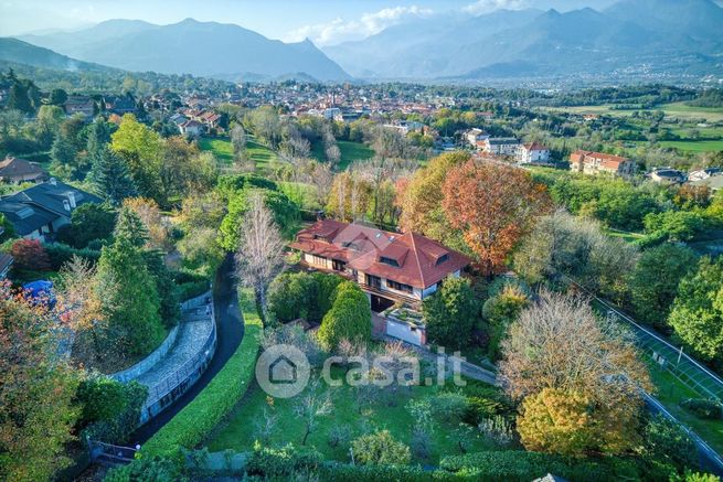 Casa bi/trifamiliare in residenziale in Via Fornero 40