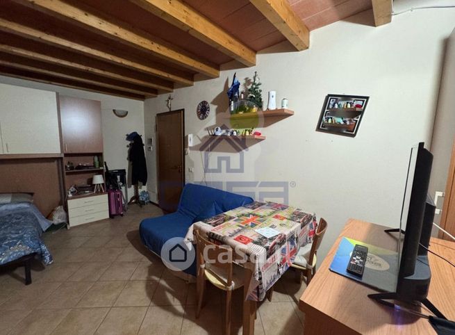 Appartamento in residenziale in Via Azzo Porzio