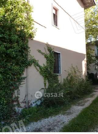 Box/posto auto in residenziale in Via Radisi