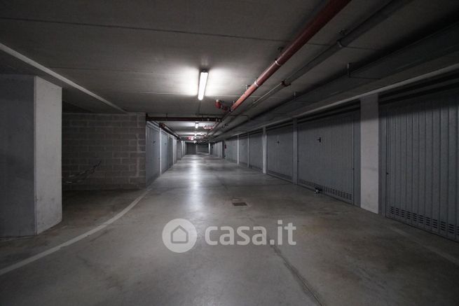 Garage/posto auto in residenziale in Via Volturno