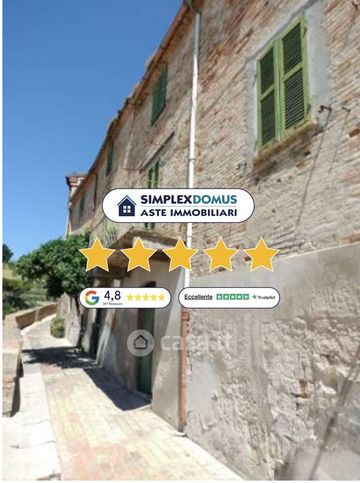 Appartamento in residenziale in Via Montegrappa