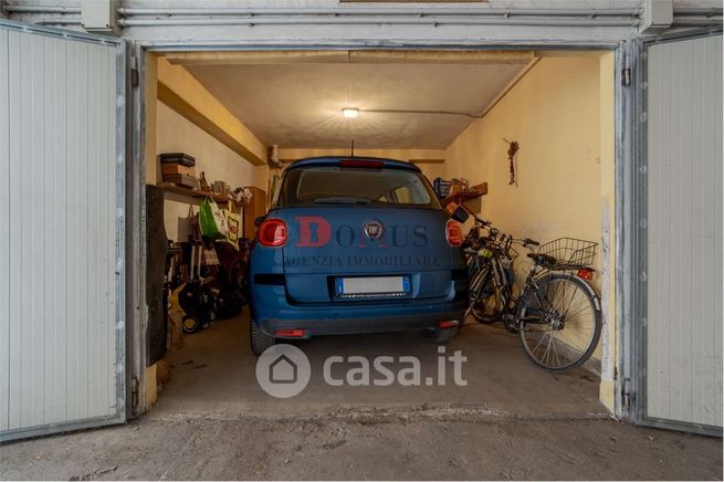 Garage/posto auto in residenziale in Via Parma 18