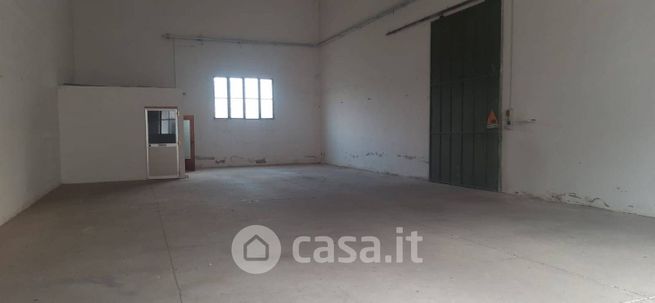 Capannone in commerciale in Via Provinciale Bologna 1