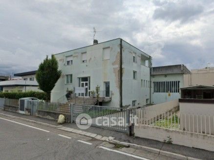 Capannone in commerciale in Via del Lavoro Artigiano