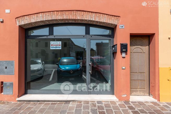 Ufficio in commerciale in Via Pierdomenico Frattini 58
