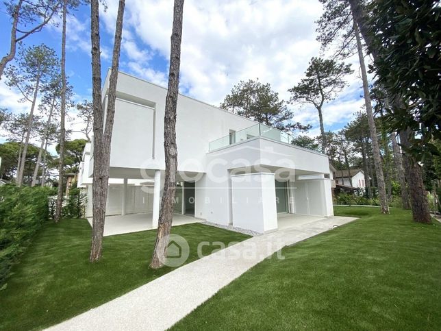 Villa in residenziale in 