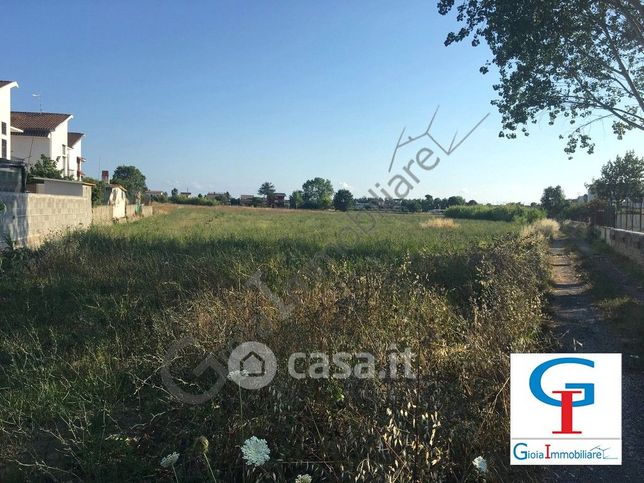 Terreno agricolo in commerciale in 