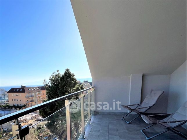 Attico/mansarda in residenziale in Viale Crotone 36
