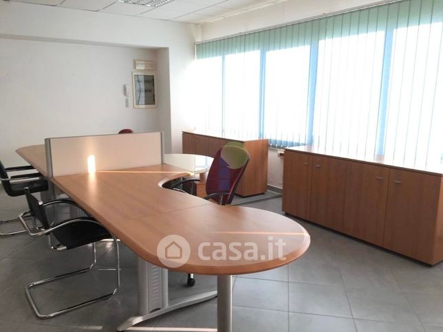 Ufficio in commerciale in Via Gian Battista Guarini 81