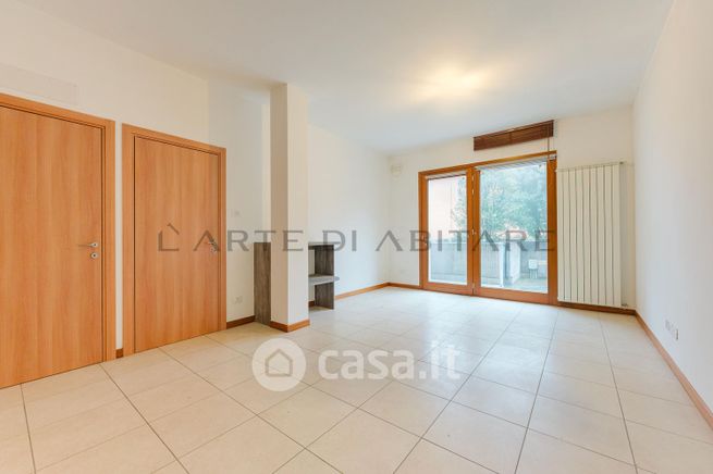 Ufficio in commerciale in Via San Pio X
