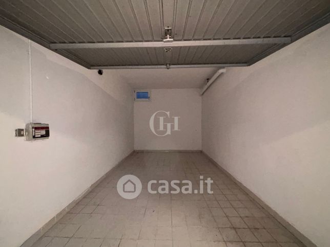 Garage/posto auto in residenziale in Viale Verona 100