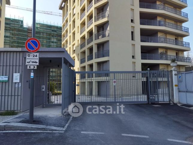 Garage/posto auto in residenziale in Via Gallarate 311