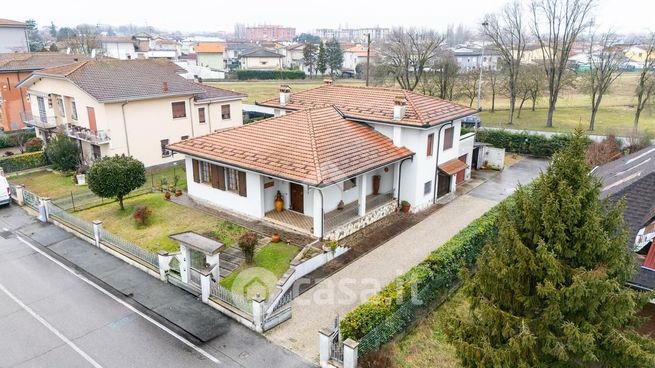 Villa in residenziale in Via Aldo Moro 15