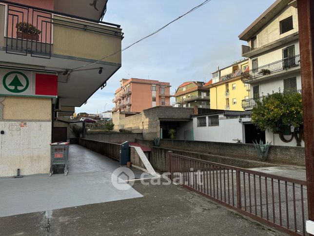 Garage/posto auto in residenziale in Via Lacquari