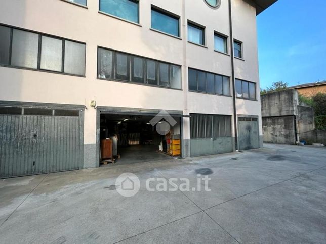 Capannone in commerciale in Via Monsuello 29