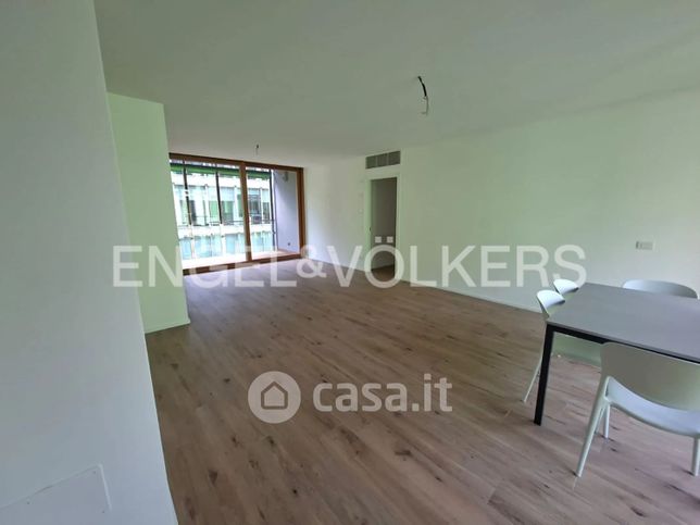 Appartamento in residenziale in Viale della Costituzione 32