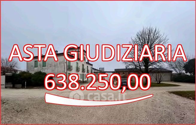 Negozio/locale commerciale in commerciale in Via Crosare di Sotto 50
