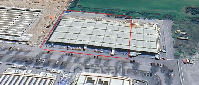 Capannone in commerciale in Via Industriale