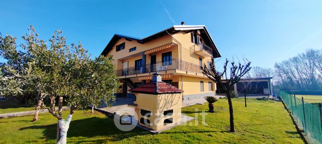 Casa indipendente in residenziale in Via Cerea 37