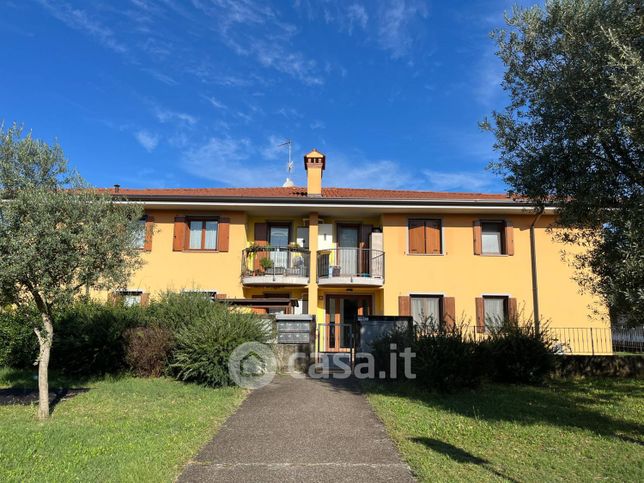 Appartamento in residenziale in Via dei Pini 26