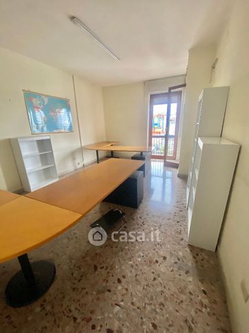 Ufficio in commerciale in Via Reggia di Portici 69