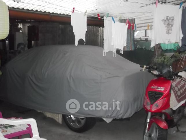 Garage/posto auto in residenziale in Via delle Torri 1