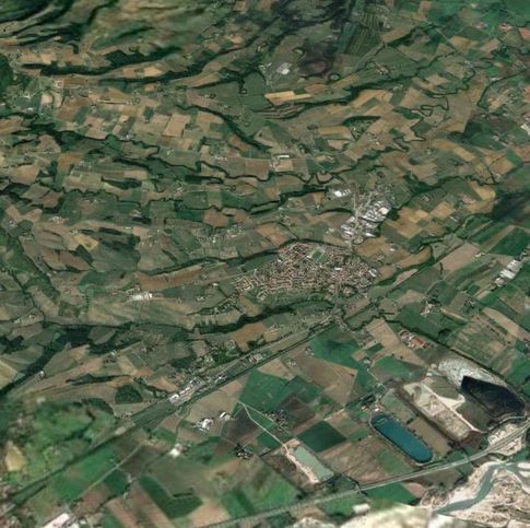 Terreno agricolo in commerciale in Via Roma