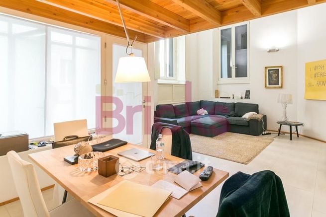 Loft in residenziale in Via G. Leopardi 8