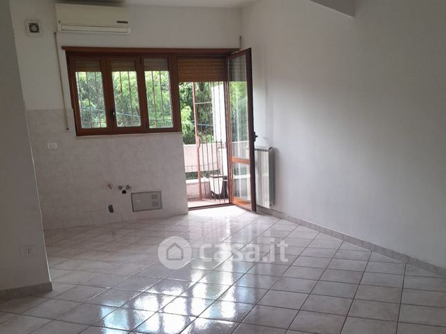 Appartamento in residenziale in Via Lombardia