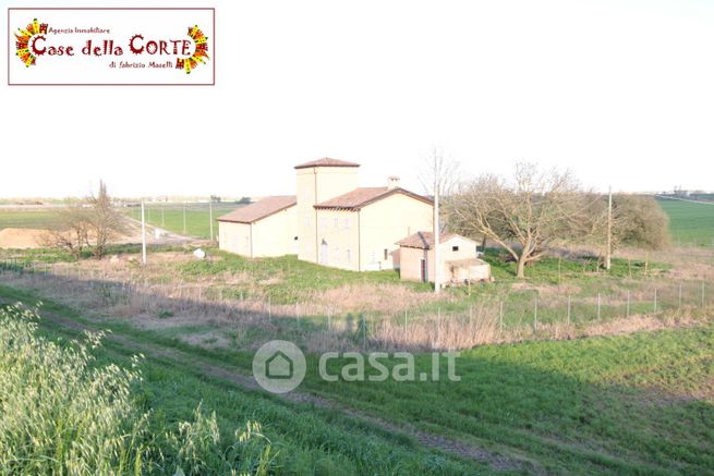 Casa indipendente in residenziale in Via Carina 7