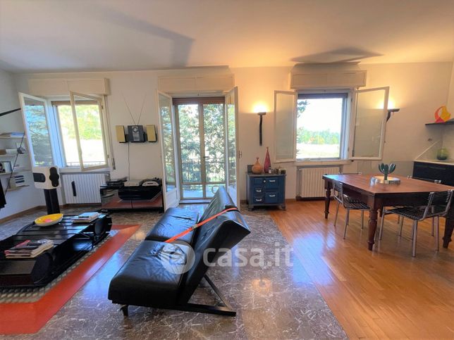 Casa bi/trifamiliare in residenziale in Via Zena 88