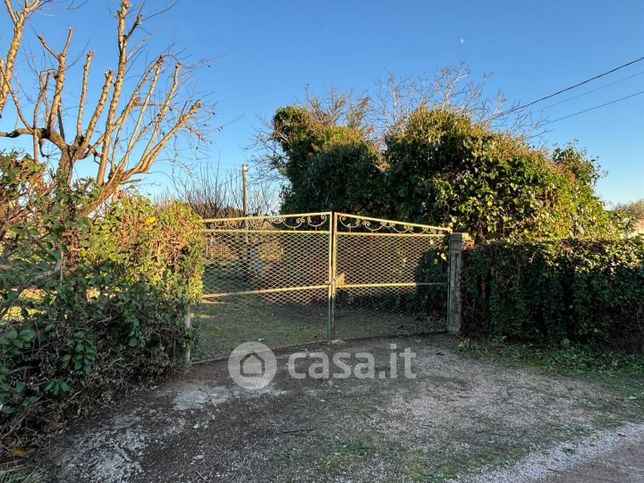 Terreno agricolo in commerciale in 