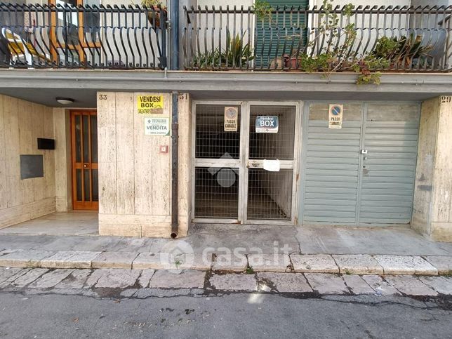 Box/posto auto in residenziale in Via Nettuno 31