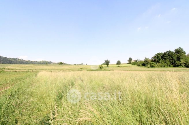 Terreno agricolo in commerciale in Via XXV Aprile